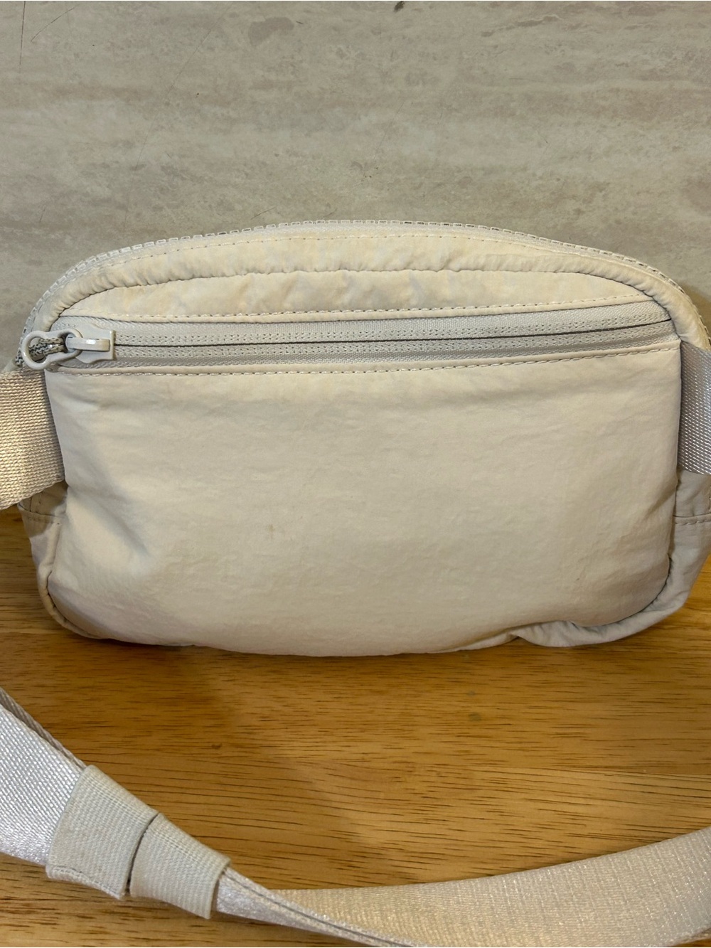 Lululemon Everywhere Off White Belt Bag (1L) - Picture 3 of 15